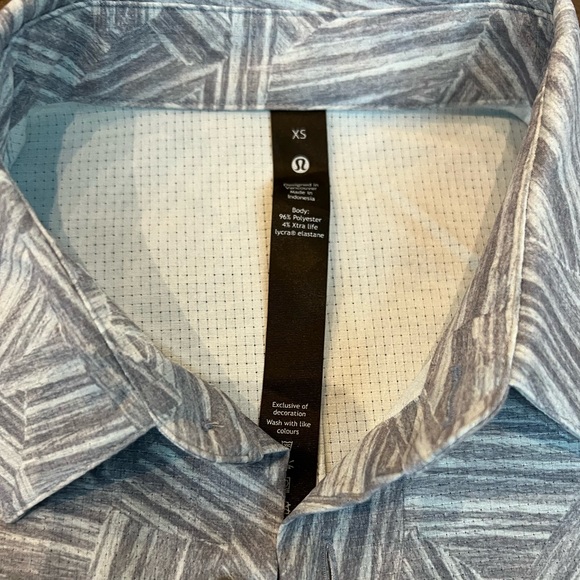 Lululemon Button Up T shirt - Picture 2 of 5